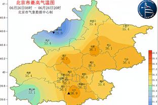 犯规困扰！戴维斯半场6中4拿到12分3板4助 首节3犯